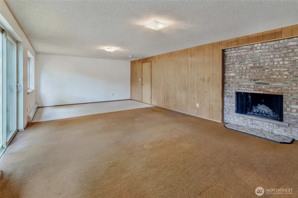 6503 2nd St Ct E Tacoma, WA 98424