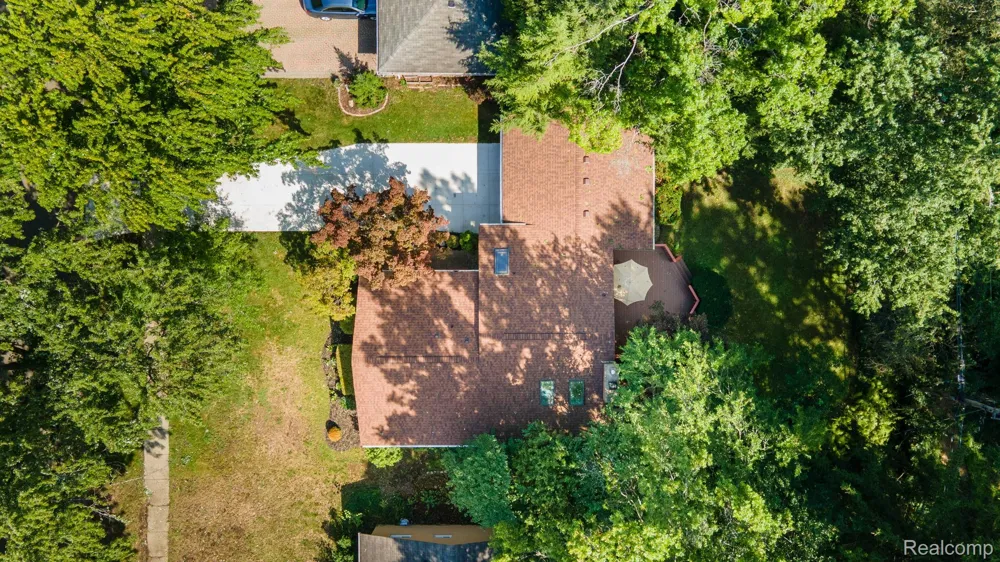 1328 Wrenwood Drive Troy City, MI 48084
