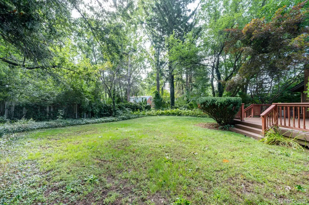 1328 Wrenwood Drive Troy City, MI 48084