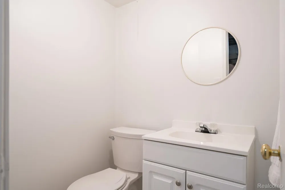 1328 Wrenwood Drive Troy City, MI 48084