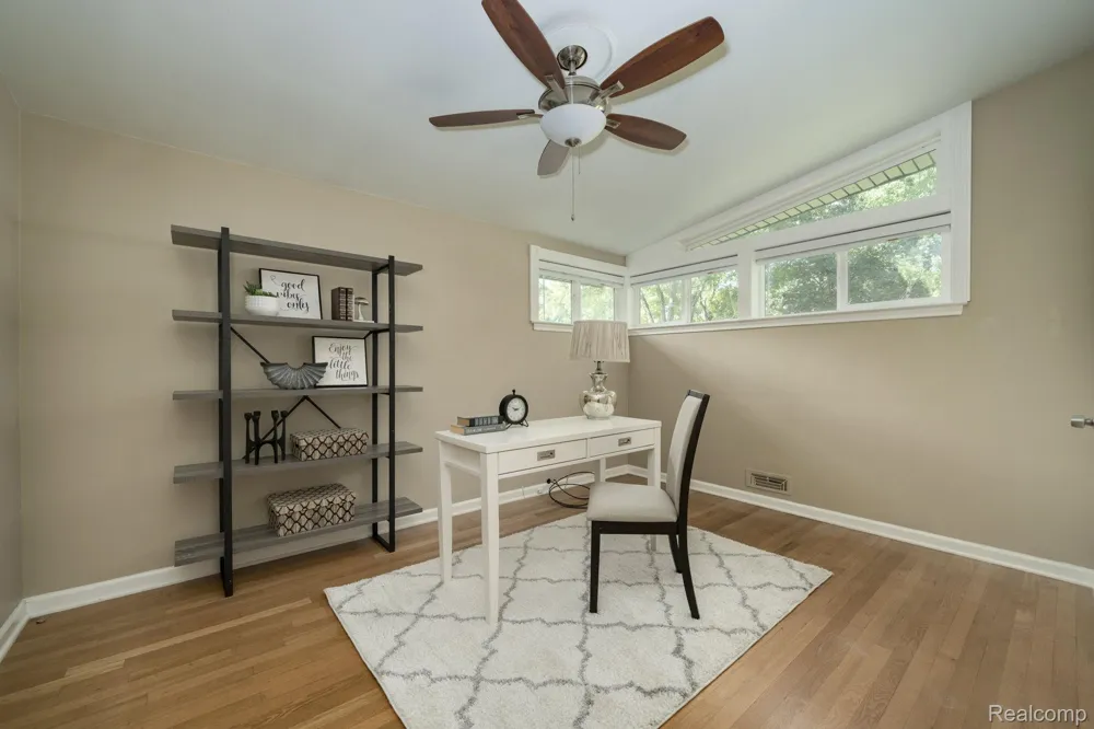 1328 Wrenwood Drive Troy City, MI 48084
