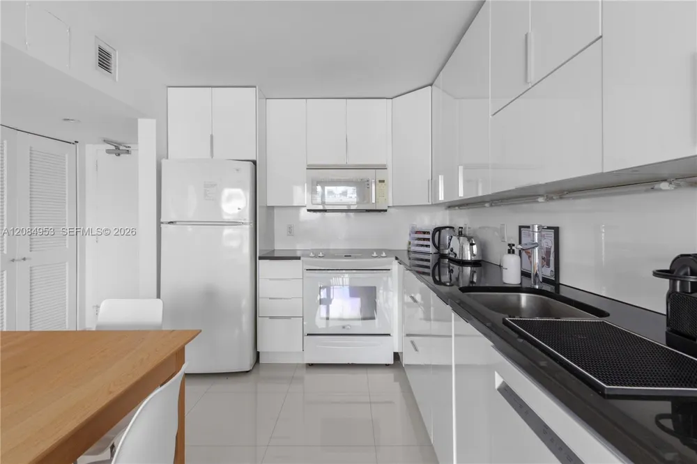 345 Ocean Dr #607 Miami Beach, FL 33139