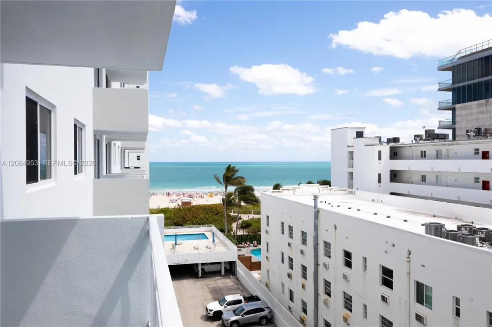 345 Ocean Dr #607 Miami Beach, FL 33139