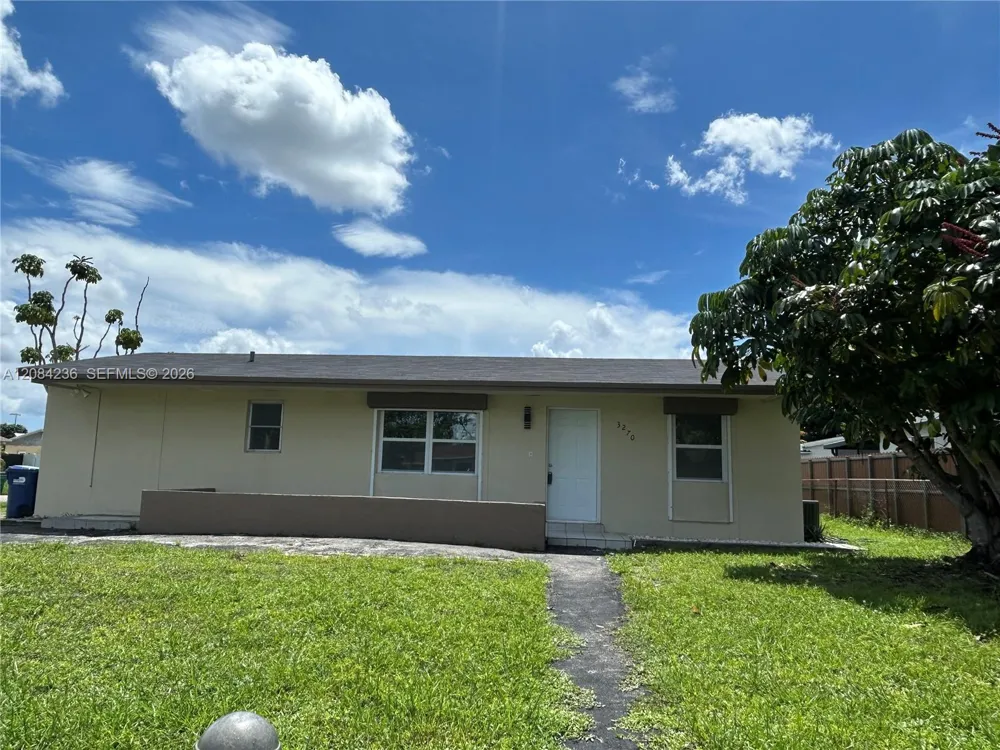 3270 NW 196th Ln Miami Gardens, FL 33056