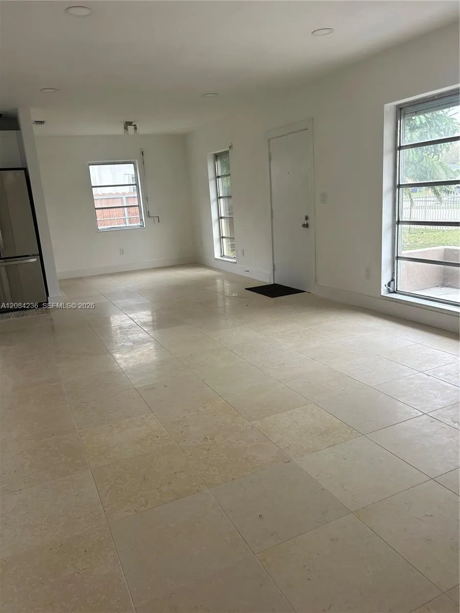 3270 NW 196th Ln Miami Gardens, FL 33056