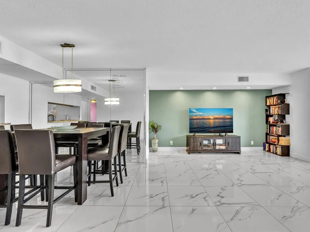 2659 Carambola Circle #306 Coconut Creek, FL 33066