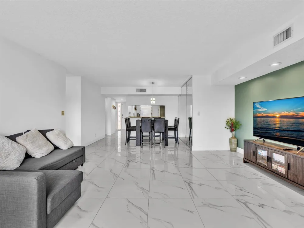 2659 Carambola Circle #306 Coconut Creek, FL 33066