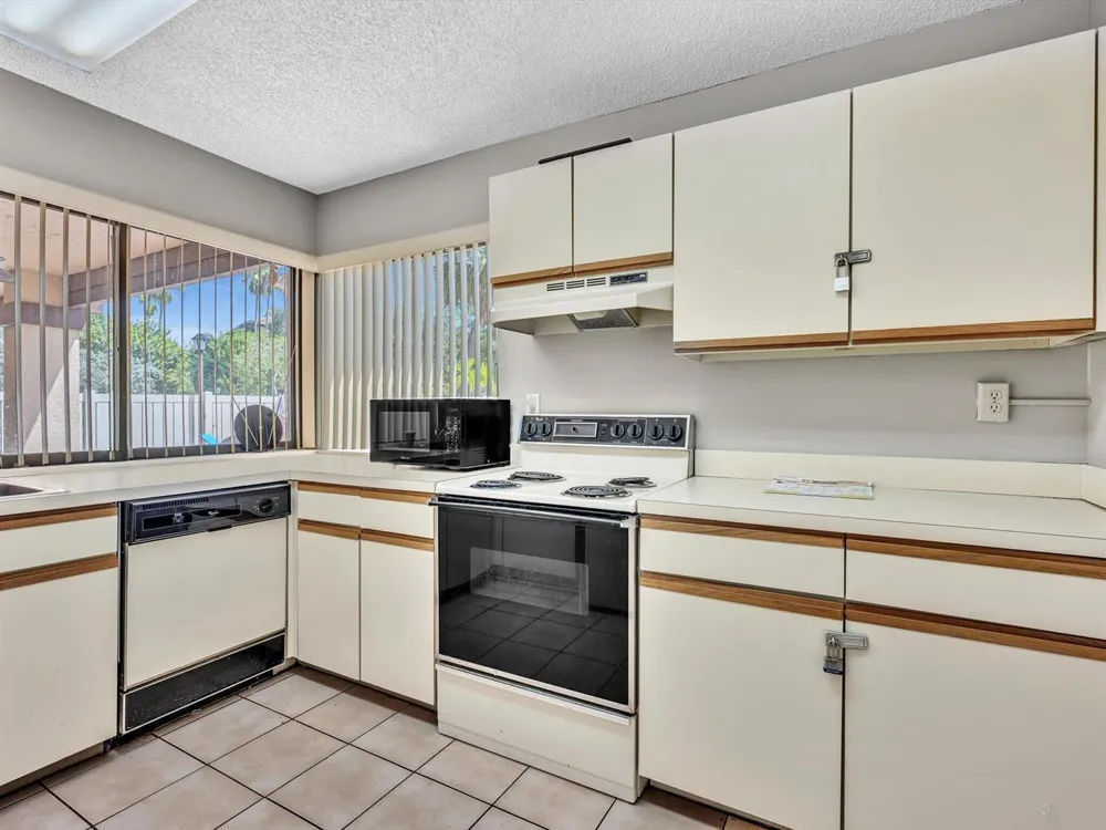 2659 Carambola Circle #306 Coconut Creek, FL 33066