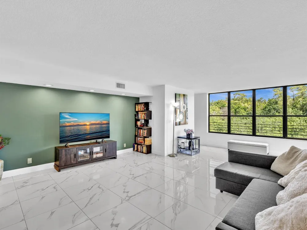 2659 Carambola Circle #306 Coconut Creek, FL 33066