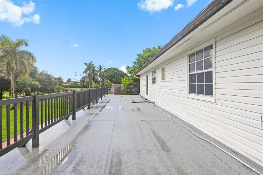 3179 HOYLAKE ROAD Lake Worth, FL 33467