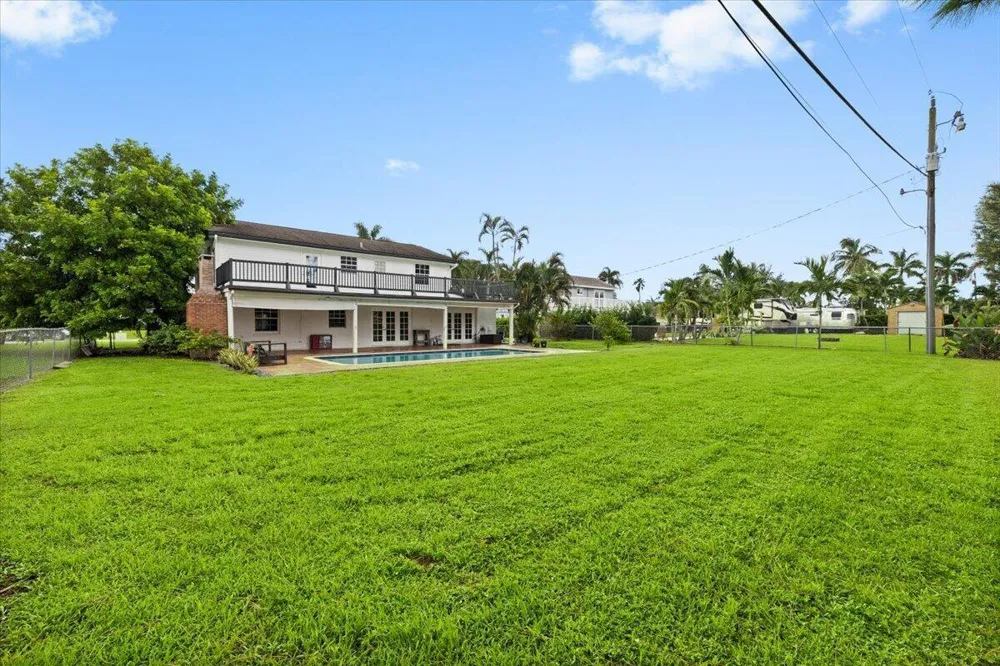 3179 HOYLAKE ROAD Lake Worth, FL 33467