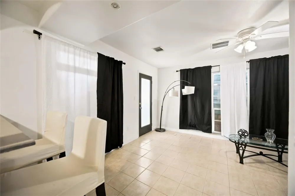 824 W 17th Street #D Houston, TX 77008