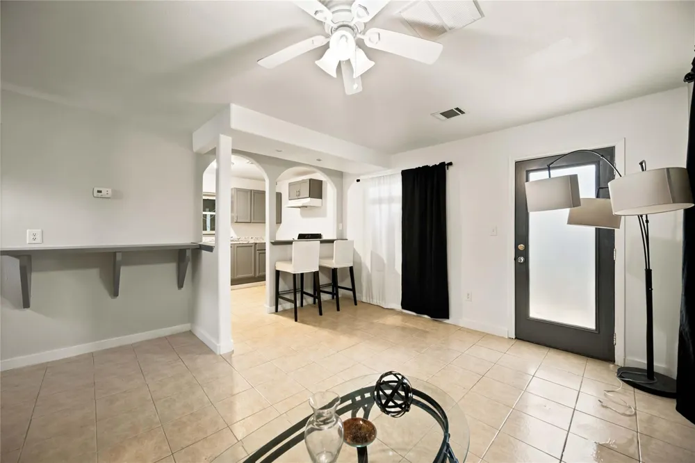 824 W 17th Street #D Houston, TX 77008