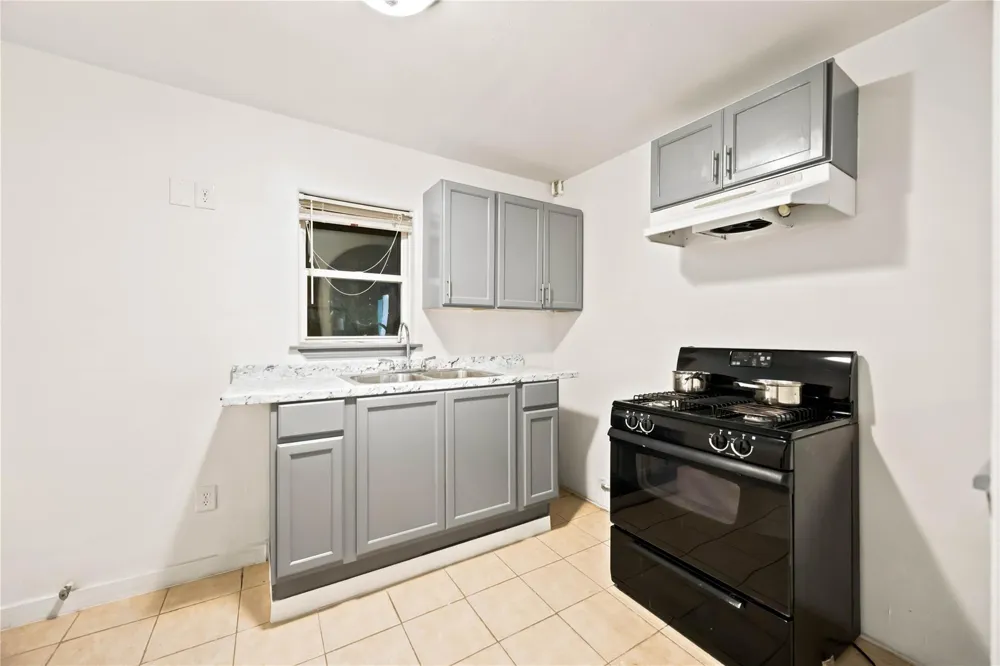 824 W 17th Street #D Houston, TX 77008