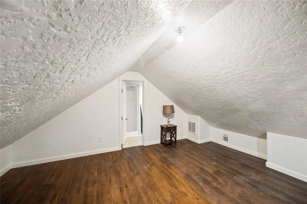 824 W 17th Street #D Houston, TX 77008