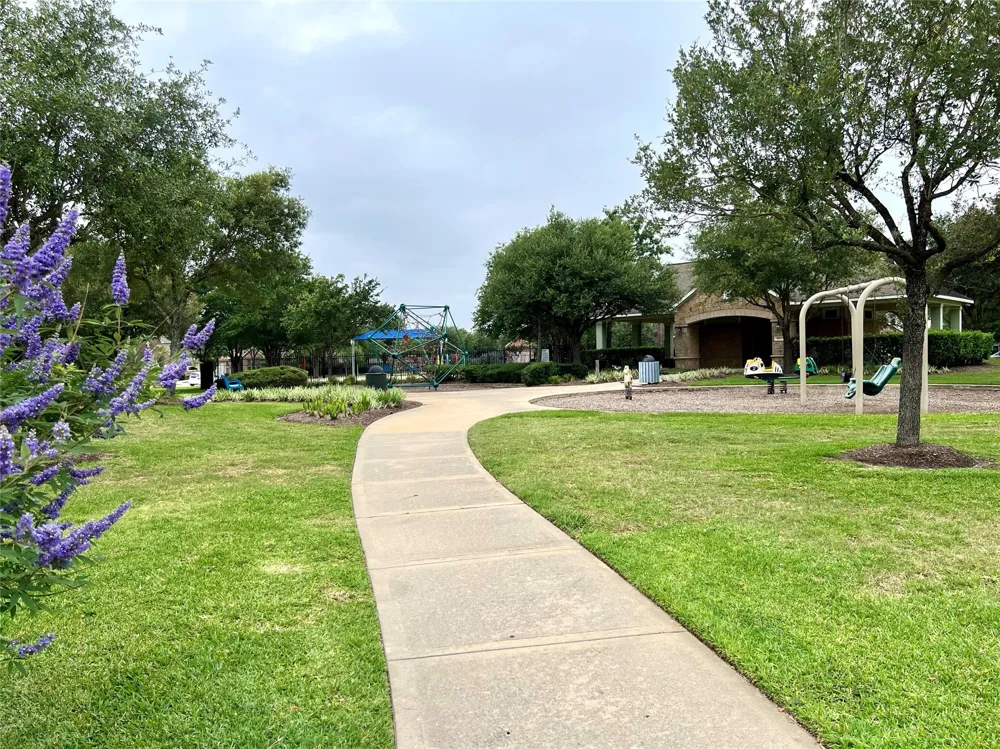 17819 Serene Shore Drive Cypress, TX 77429