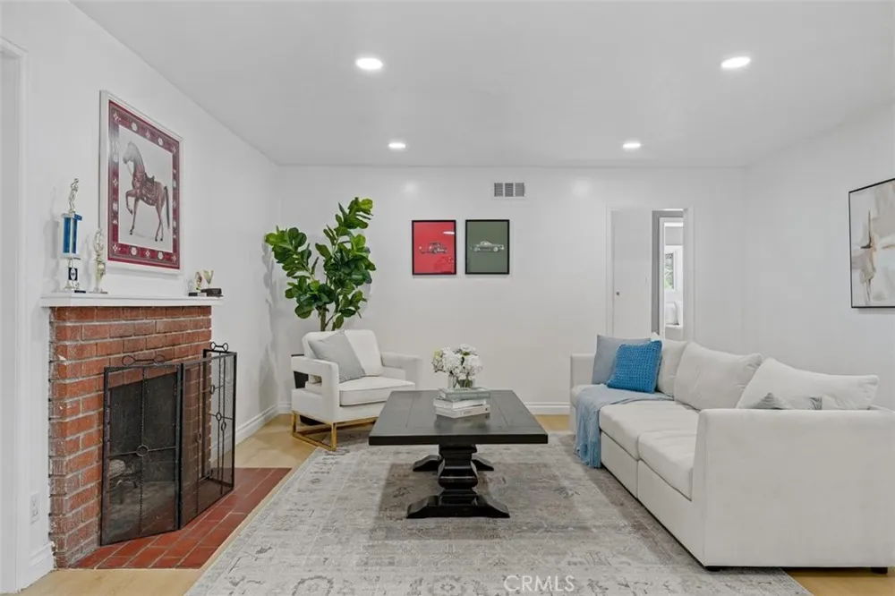 13352 Ontario Garden Grove, CA 92844