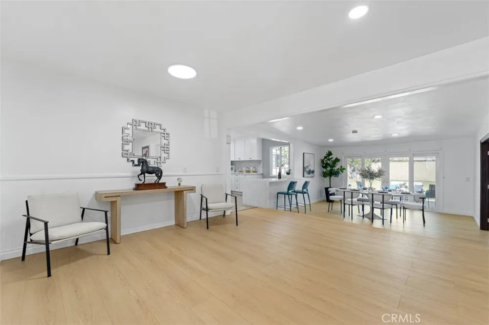 13352 Ontario Garden Grove, CA 92844