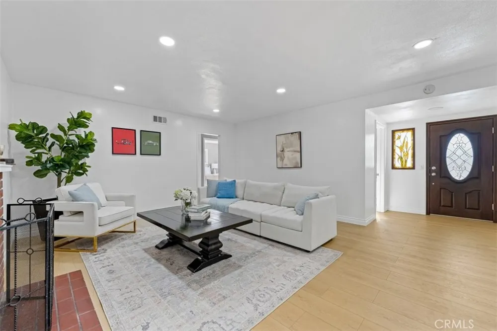 13352 Ontario Garden Grove, CA 92844