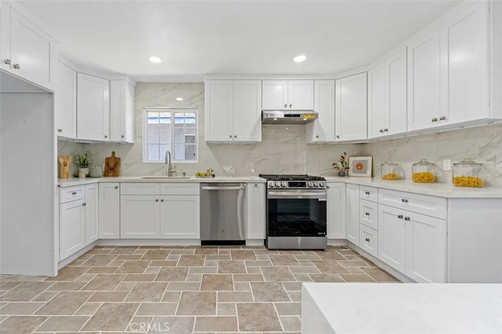 13352 Ontario Garden Grove, CA 92844