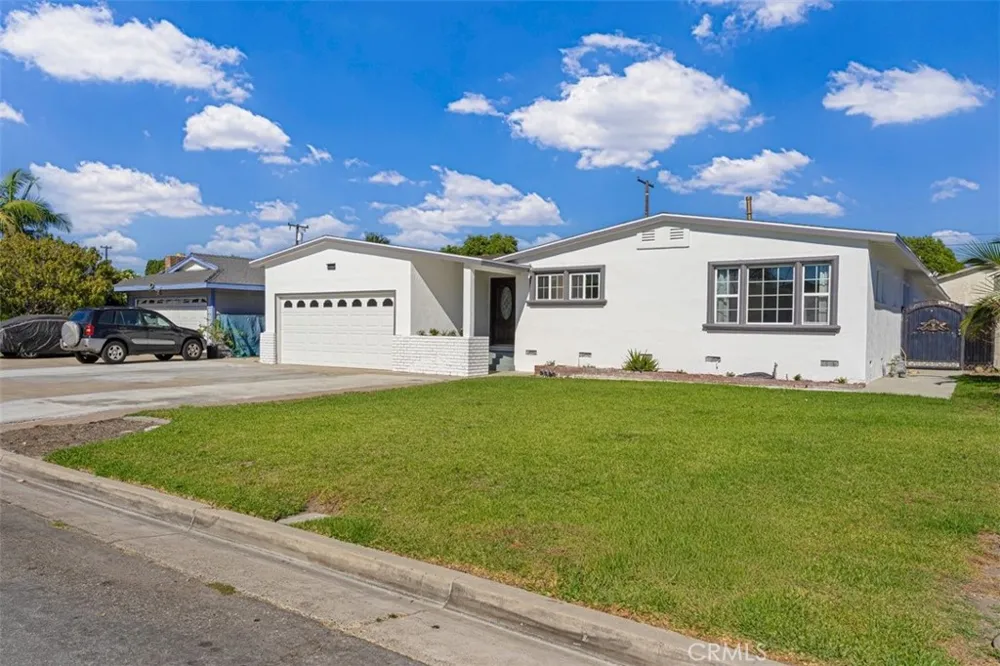 13352 Ontario Garden Grove, CA 92844