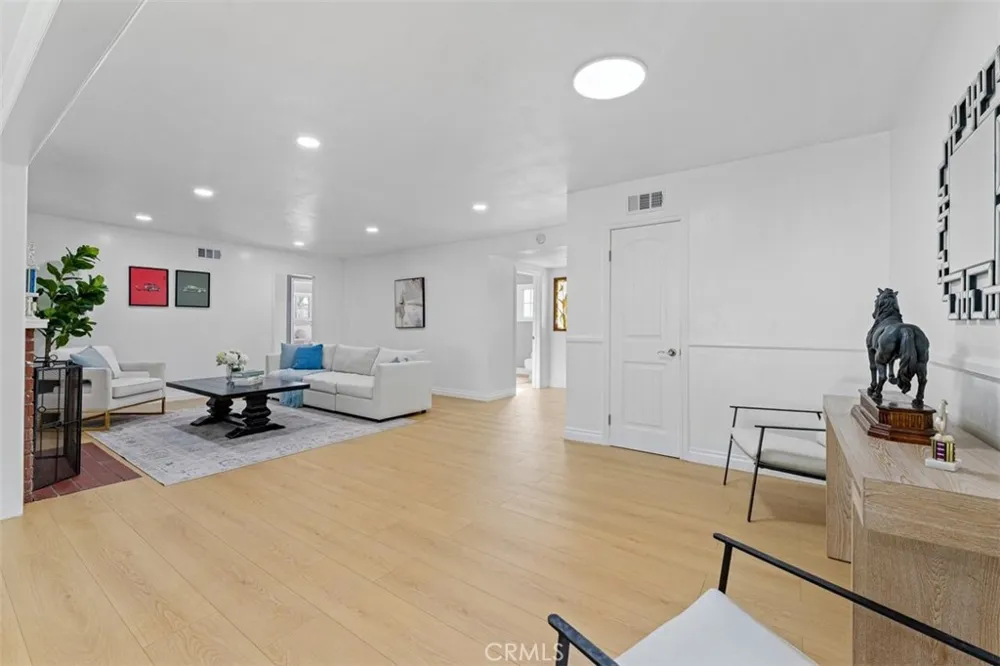 13352 Ontario Garden Grove, CA 92844