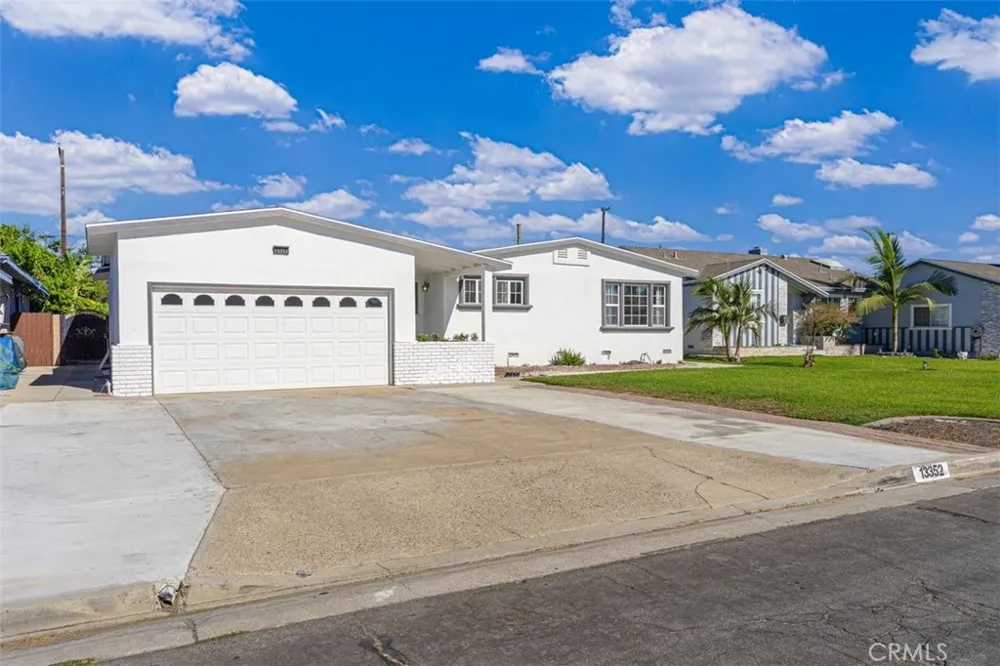 13352 Ontario Garden Grove, CA 92844
