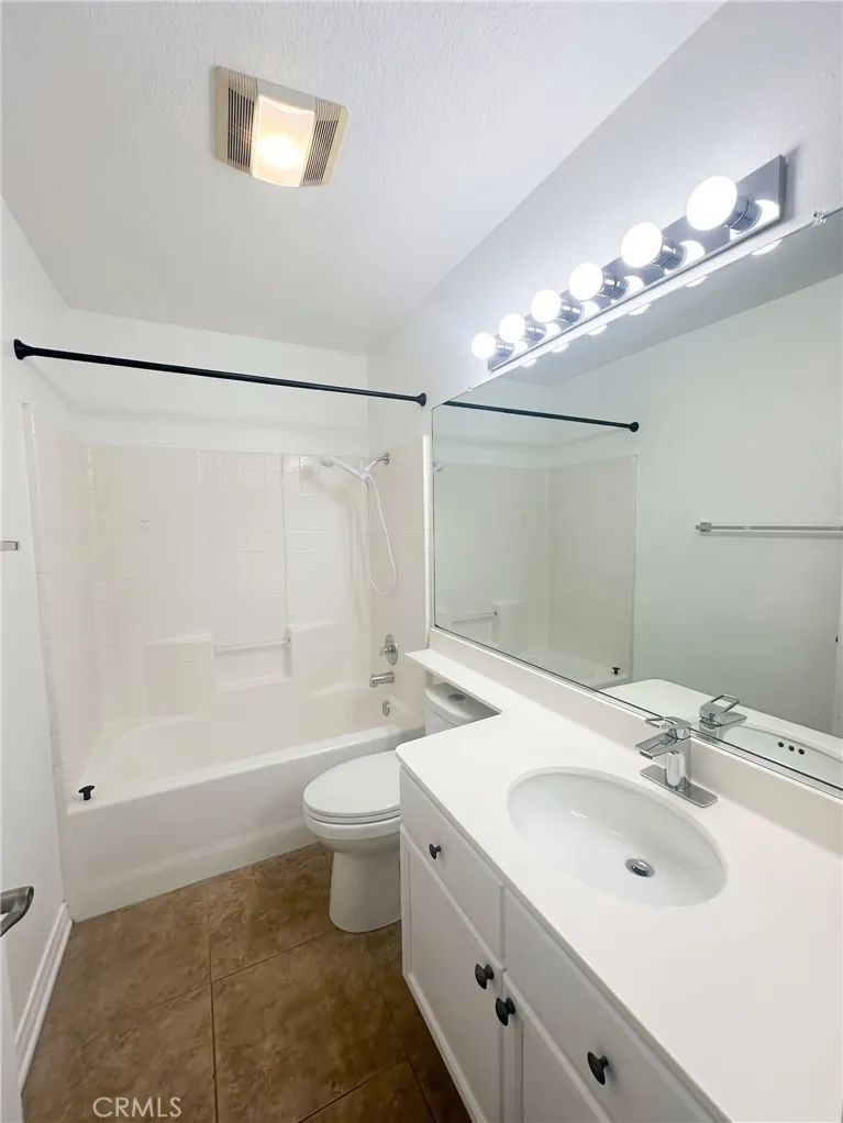 3433 E White Chapel Court #B Orange, CA 92869