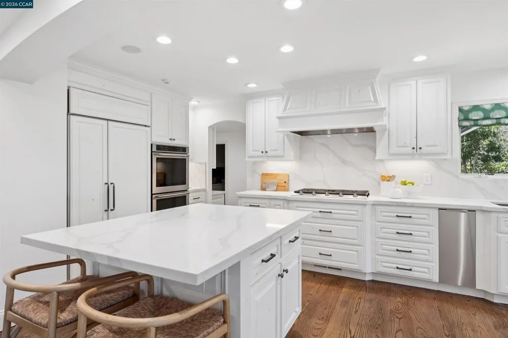 71 SCENIC DRIVE Orinda, CA 94563