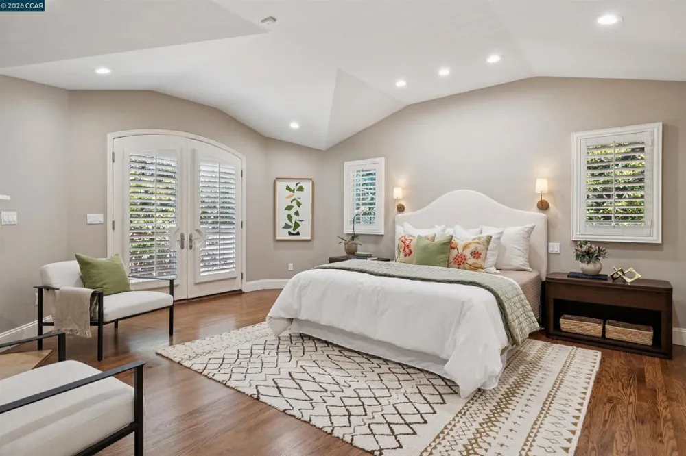 71 SCENIC DRIVE Orinda, CA 94563