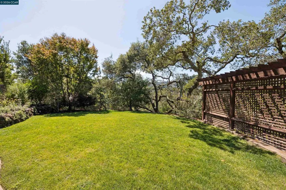 71 SCENIC DRIVE Orinda, CA 94563