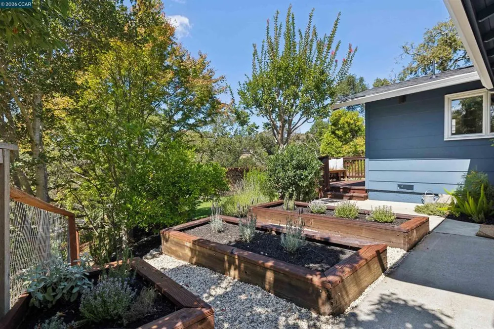 71 SCENIC DRIVE Orinda, CA 94563