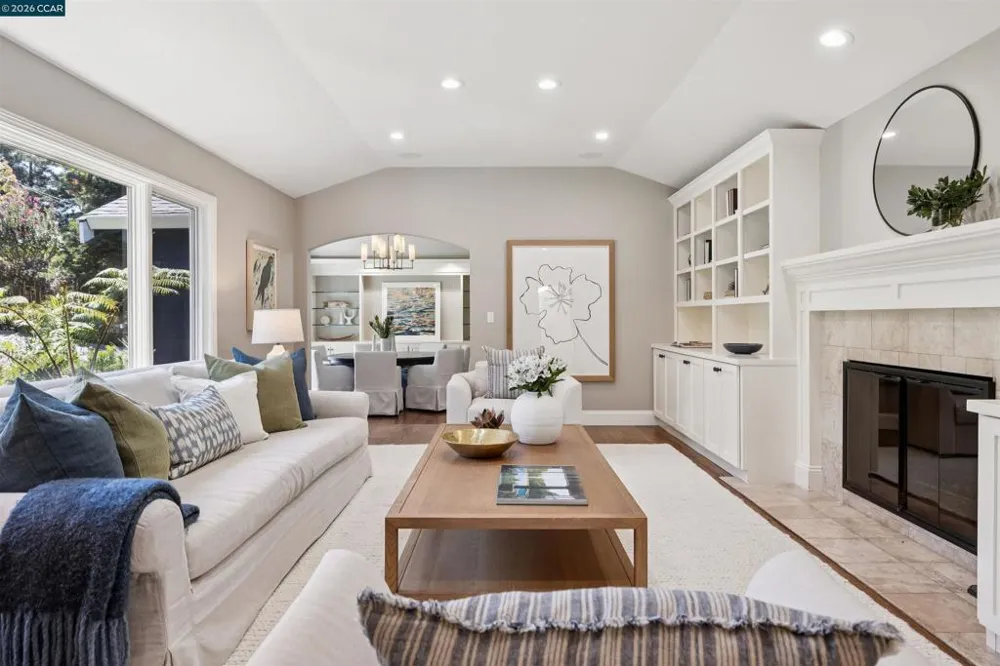 71 SCENIC DRIVE Orinda, CA 94563