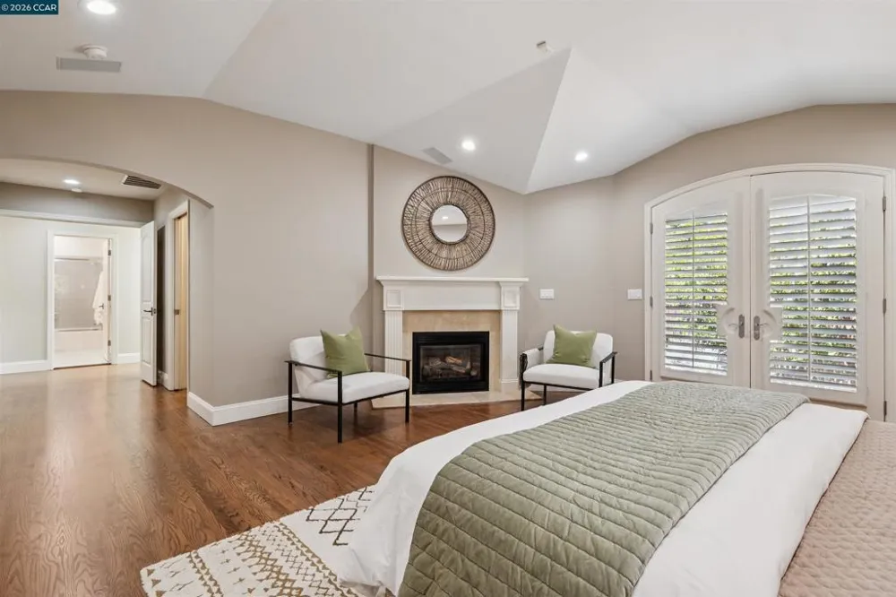 71 SCENIC DRIVE Orinda, CA 94563