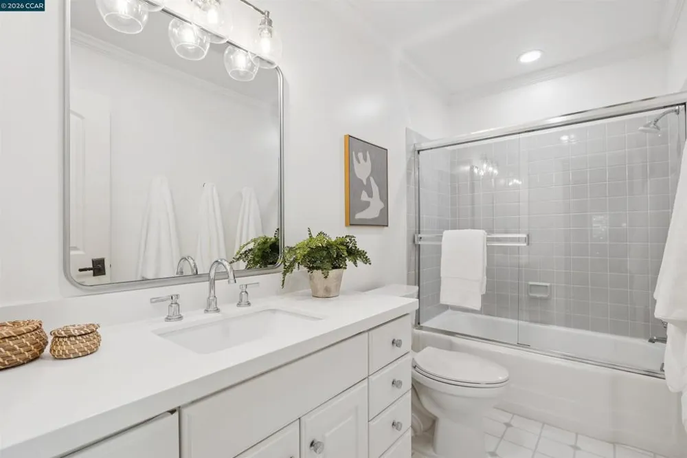 71 SCENIC DRIVE Orinda, CA 94563