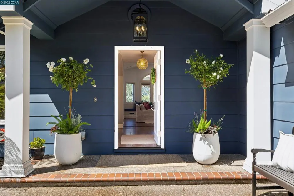 71 SCENIC DRIVE Orinda, CA 94563