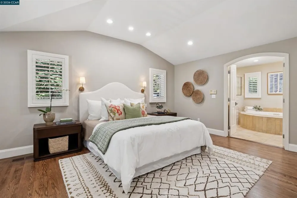 71 SCENIC DRIVE Orinda, CA 94563