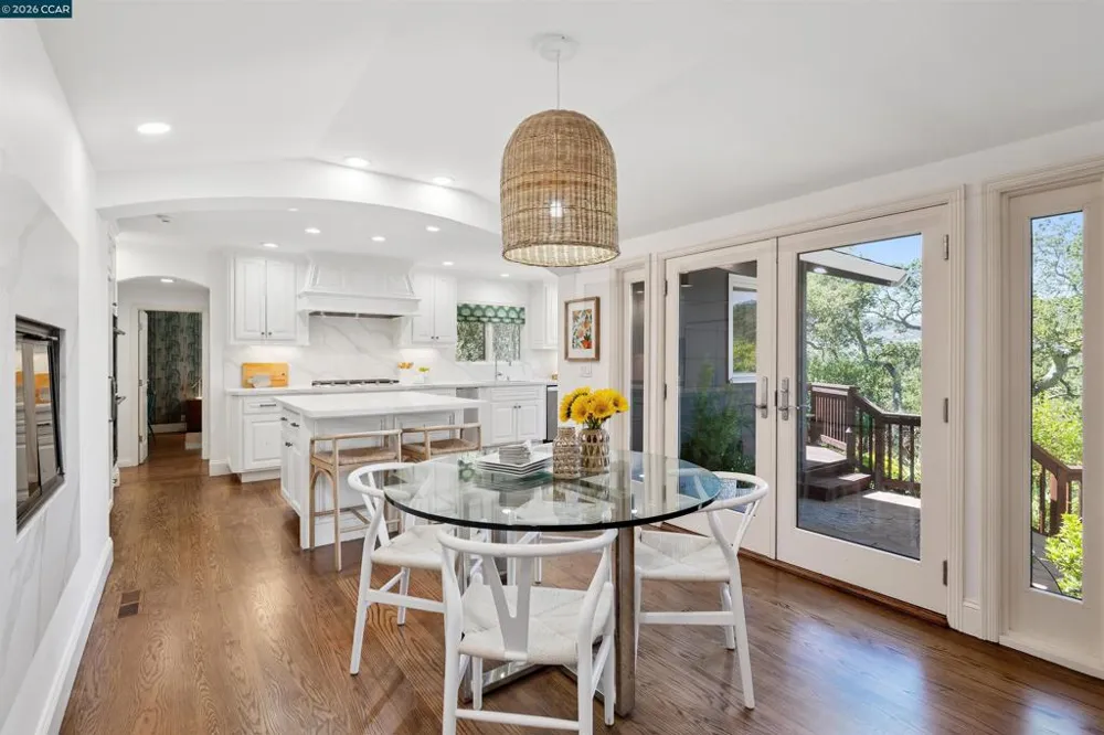 71 SCENIC DRIVE Orinda, CA 94563