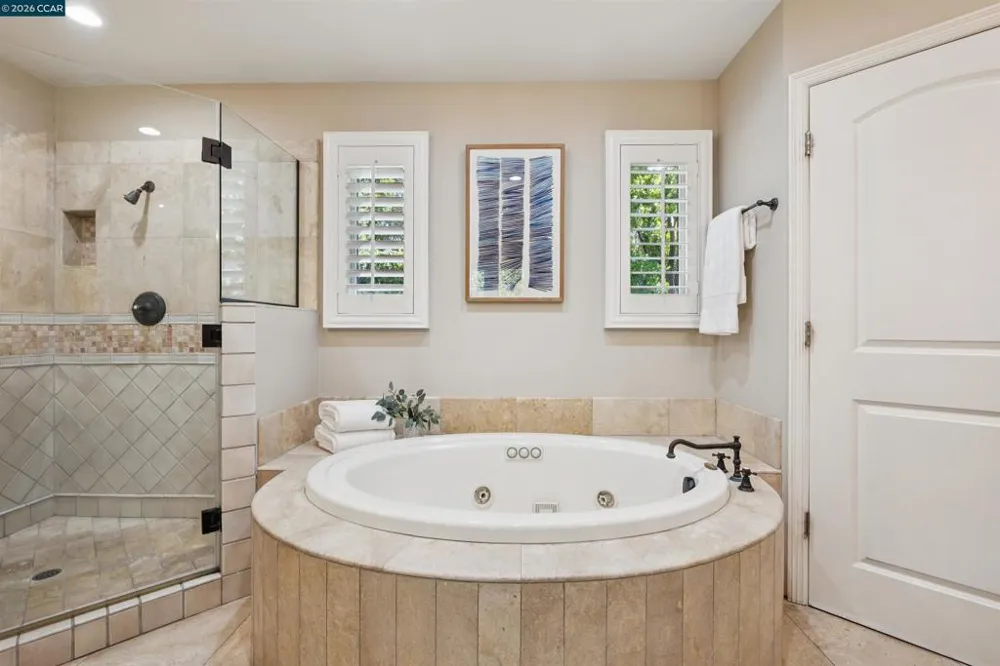 71 SCENIC DRIVE Orinda, CA 94563