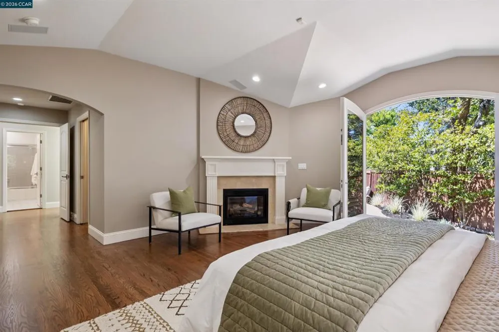 71 SCENIC DRIVE Orinda, CA 94563