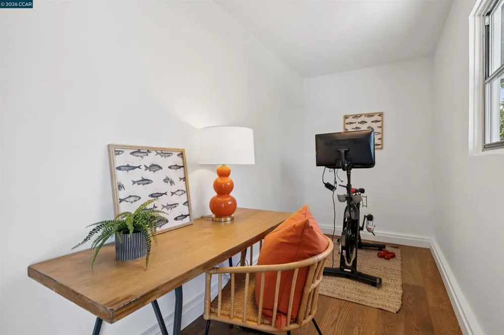 71 SCENIC DRIVE Orinda, CA 94563
