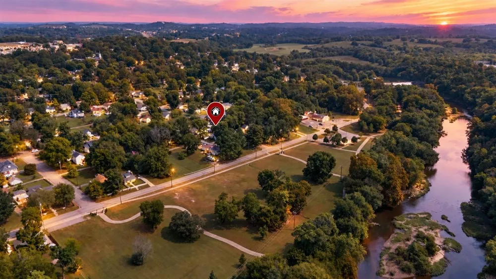 211 Riverside Dr Columbia, TN 38401