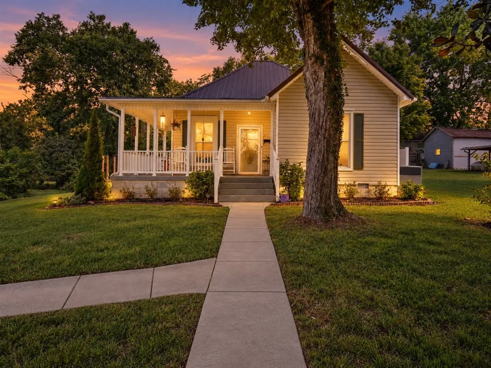 211 Riverside Dr Columbia, TN 38401