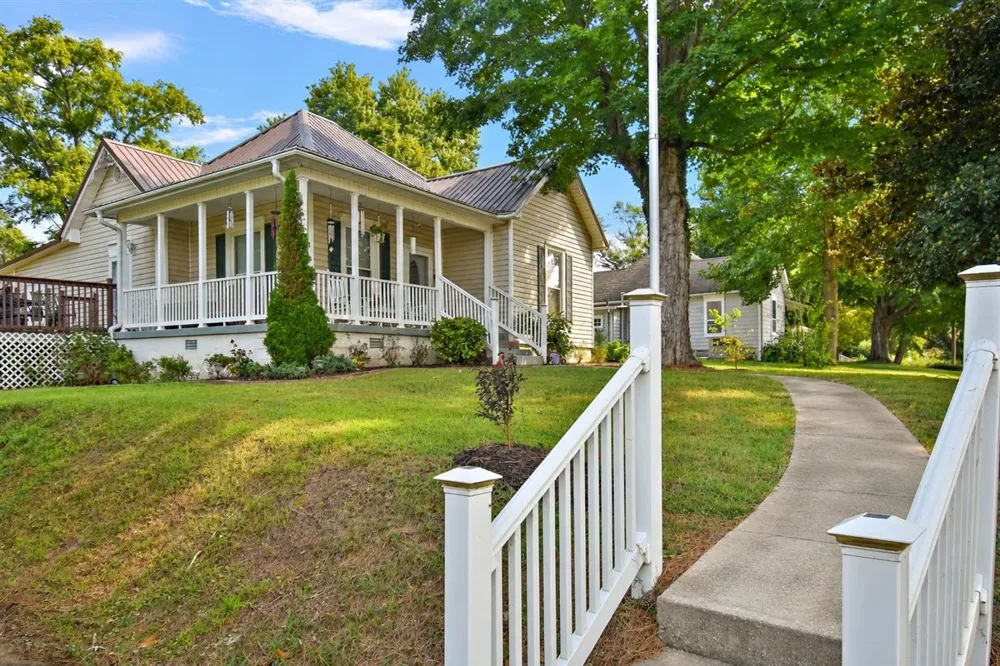 211 Riverside Dr Columbia, TN 38401