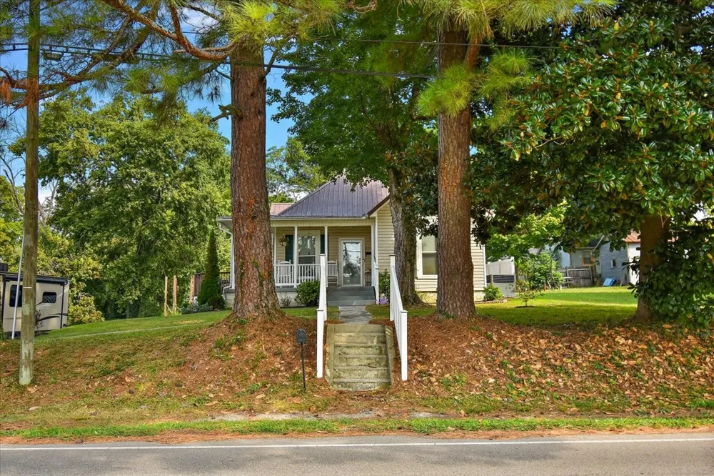 211 Riverside Dr Columbia, TN 38401