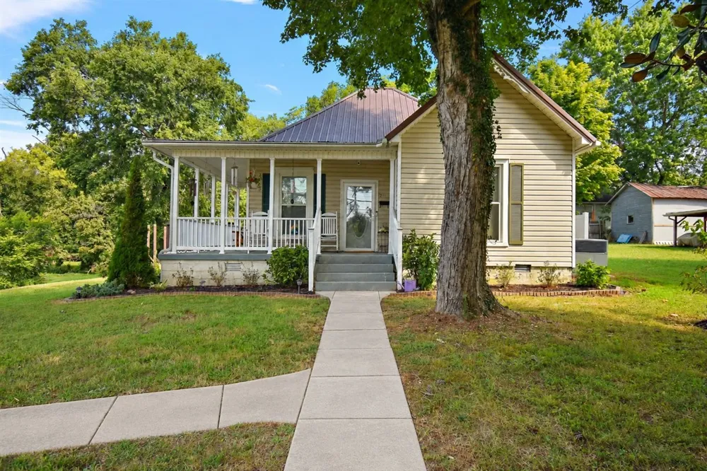 211 Riverside Dr Columbia, TN 38401