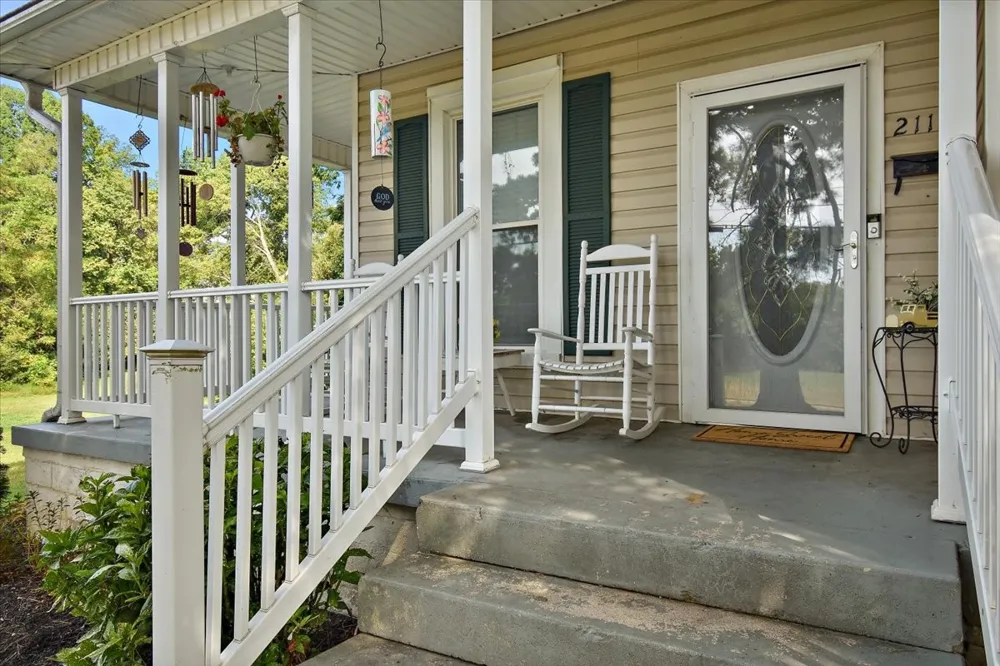 211 Riverside Dr Columbia, TN 38401