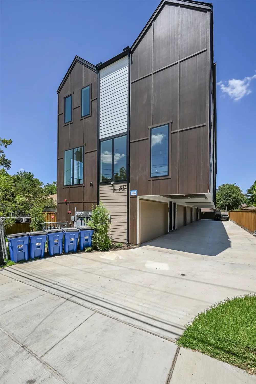 2247 Mail Avenue #102 Dallas, TX 75235