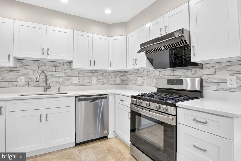 2 WINTER GARDEN COURT Olney, MD 20832