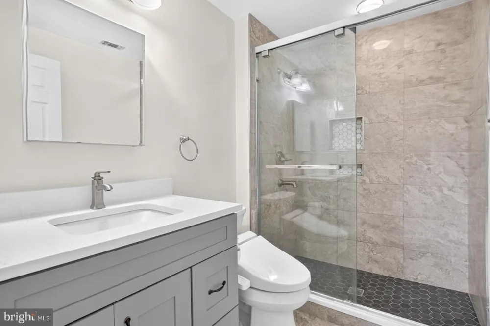 2 WINTER GARDEN COURT Olney, MD 20832